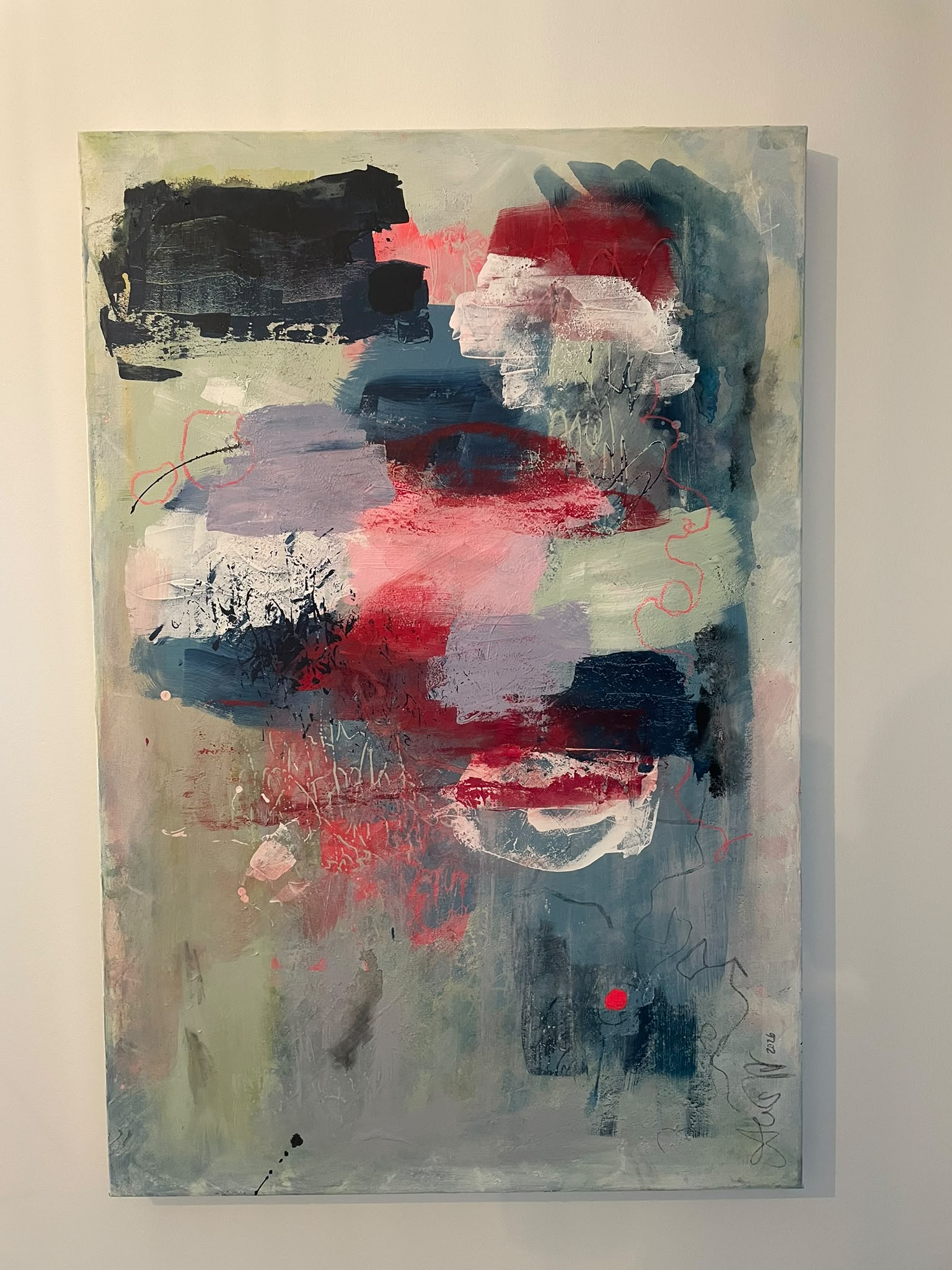 Abstraktes Gemälde in Blau, Rot und Grau auf Leinwand